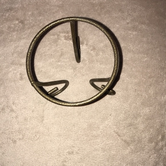 Gold metal stand 4β H π - Picture 2 of 3